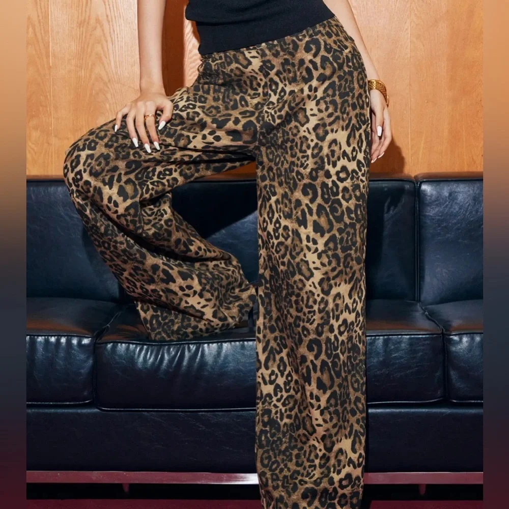 DENIM MID WAIST LEOPARD WIDE LEG PANTS - Picture 2 of 4